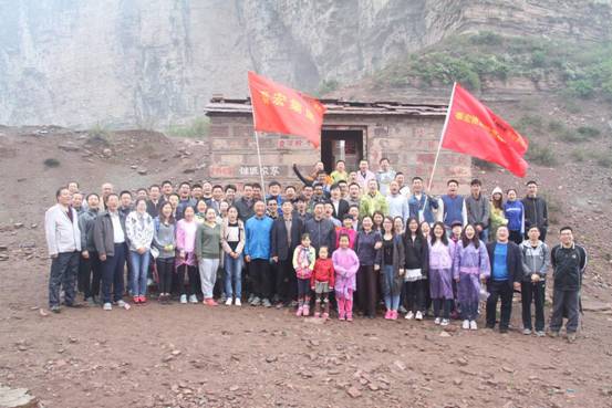 完美体育官方网站成功举行军事素质拓展训练